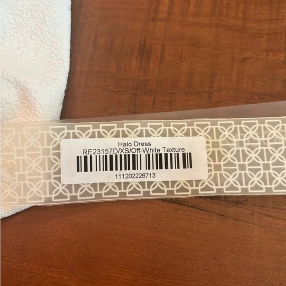 Devon Windsor white halo dress - Picture 3 of 3